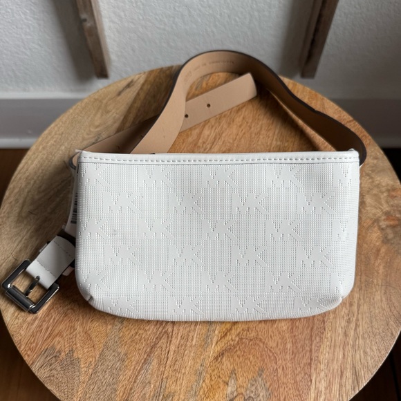 Michael Kors Women's white Jet Set Fanny Pack Belt Size (S/M) - Picture 1 of 16